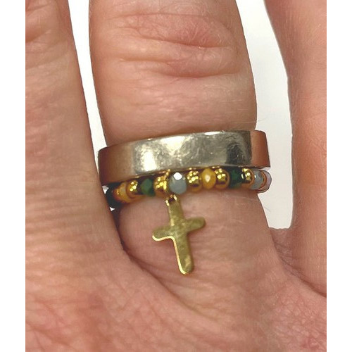 Bague en perles avec Pendentif Croix