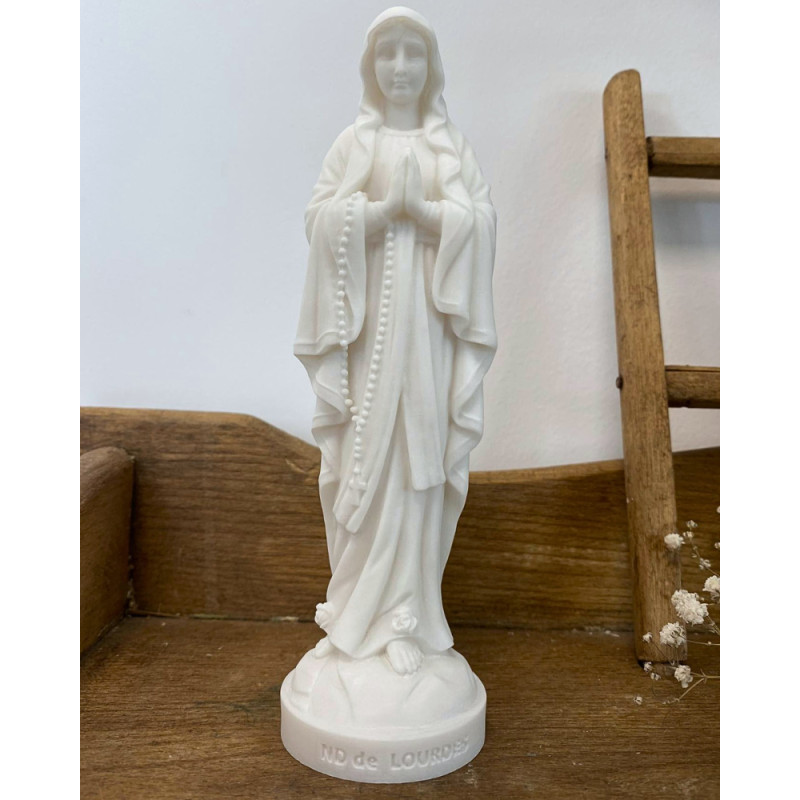 Statue Notre Dame de Lourdes en albâtre - 17cm