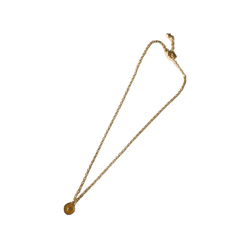 Collier doré avec médaille avec croix moutarde