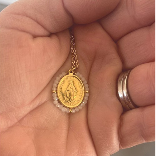 Médaille miraculeur perles rose poudré