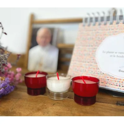 bougies votive dans coin prière