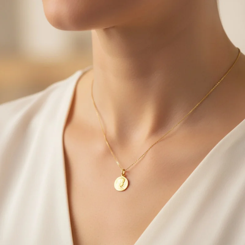 Médaille baptême \"profil de Vierge\" - Or  | Comptoir Religieux