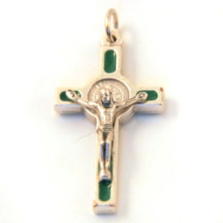 Croix de cou Saint Benoît verte