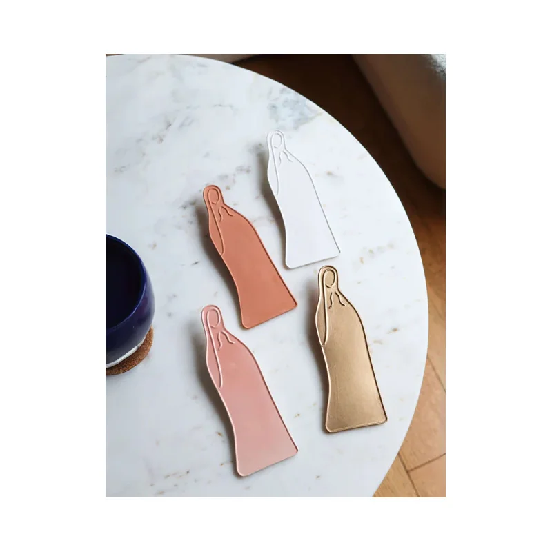 Vierge Céramique Murale – Rose Poudré