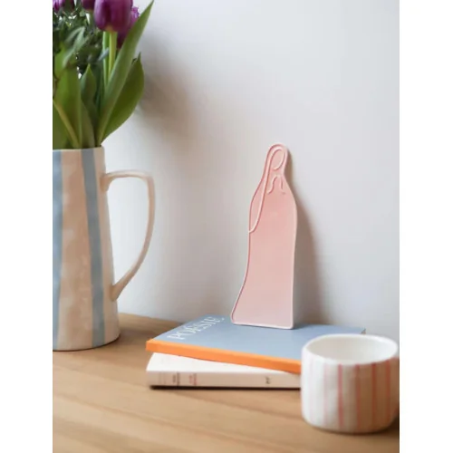 Vierge Céramique Murale – Rose Poudré