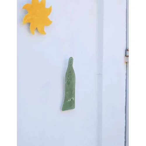 Vierge Céramique Murale – Vert Olive