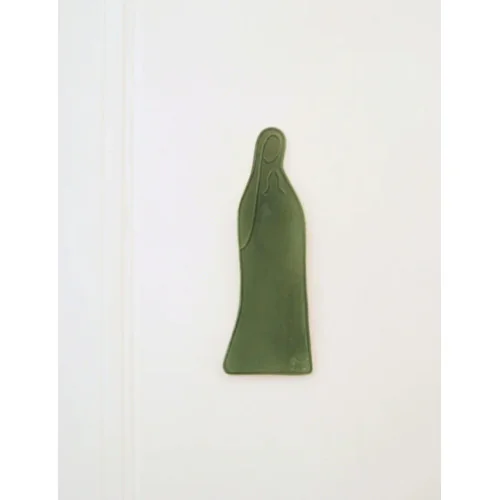 Vierge Céramique Murale – Vert Olive