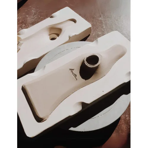 Vierge Céramique Murale – Terracotta Brillante