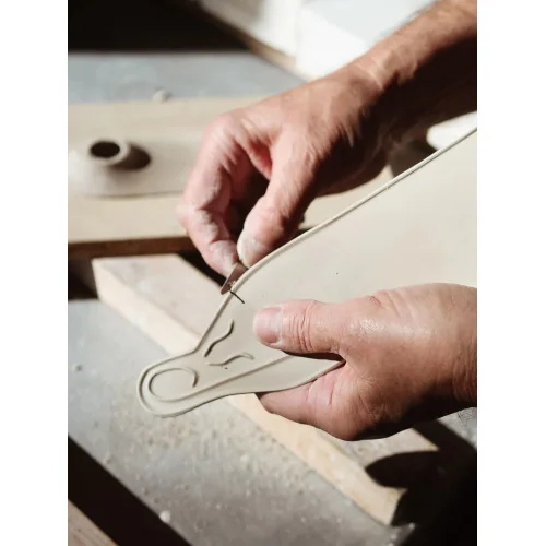 Vierge Céramique Murale – Beige Crème