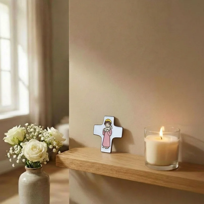 Croix Céramique "Fille et Agneau de Dieu" Rose | Comptoir Religieux