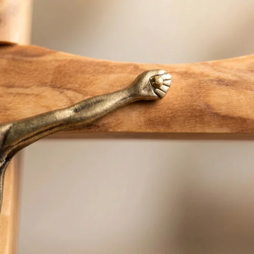 Crucifix en olivier et bronze | Comptoir Religieux