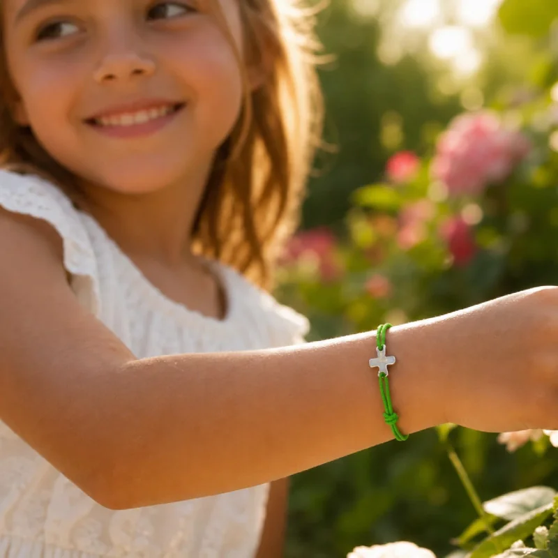 Bracelet élastique vert fluo avec croix | Comptoir Religieux
