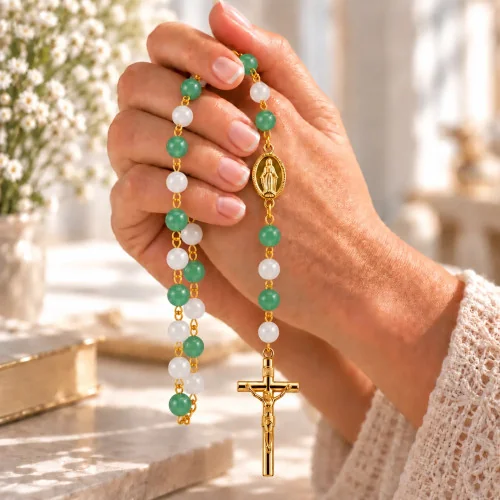 Chapelet en verre violet en chaine argentée | Comptoir Religieux