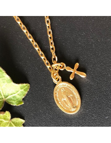 Collier doré avec médaille miraculeuse et petite croix