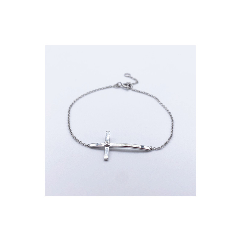 Bracelet avec croix en argent